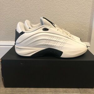 New Adidas Nova Infinity III Basketball Shoes Athletic Men’s Multiple Sizes